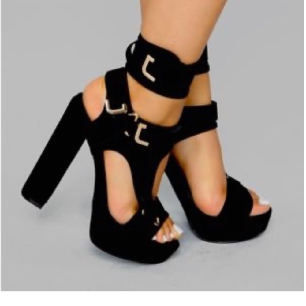 Fashion Nova black heels glam rock
